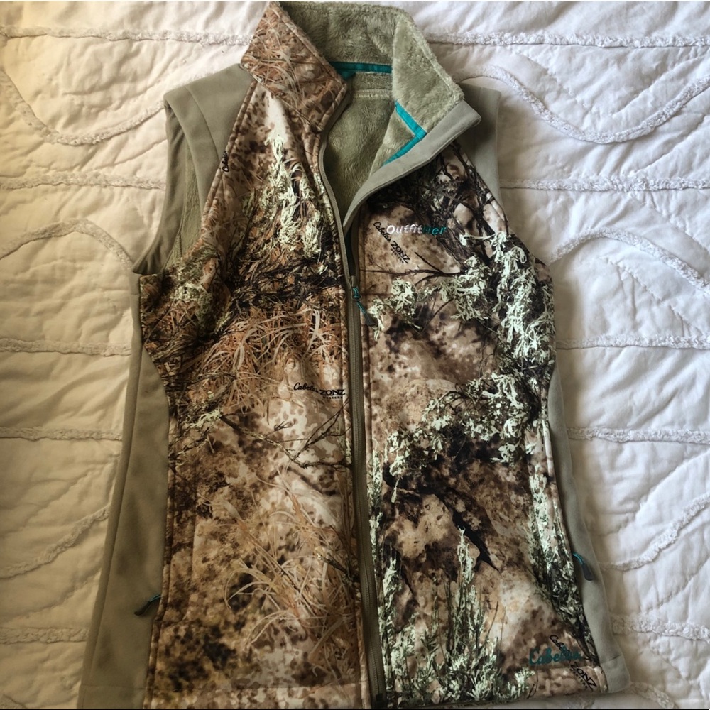 Camo and fleece lined Cabelas vest